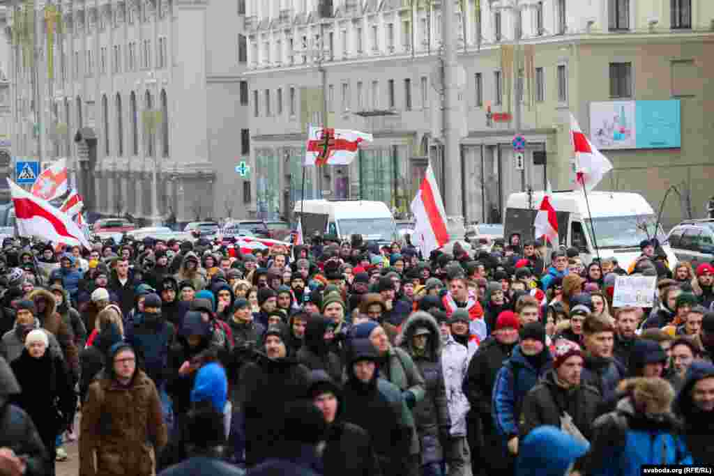 "Решать судьбу белорусского народа за его спиной – это преступление", – заявил на митинге в Минске политик Сергей Высоцкий. Фото: svaboda.org (RFE/RL)