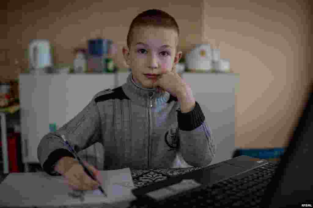 Бекир, 9-летний сын Мириам и Эмира-Усейна Куку