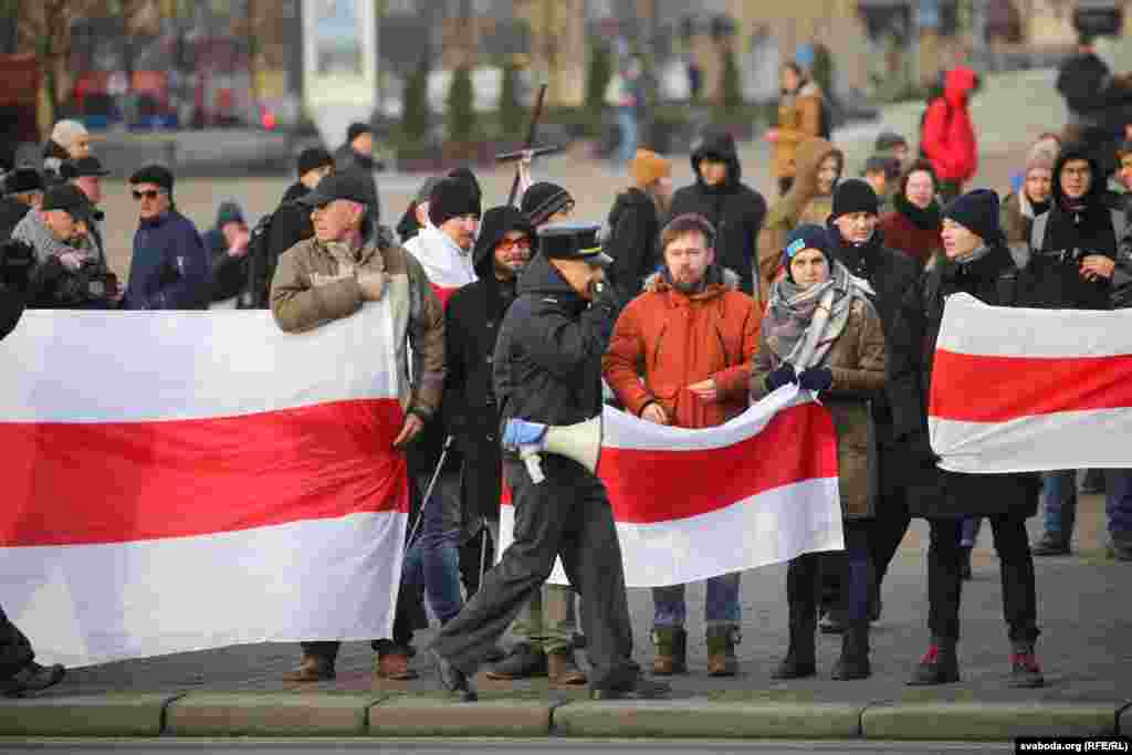Протесты вызвали планы по "углублению интеграции", обсуждение единого налогового кодекса двух стран, а также закрытый характер переговоров. Фото: svaboda.org (RFE/RL)