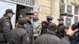 Фарид Мехрализаде перед заседанием суда 